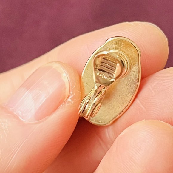 Vintage MONET Natural Rainbow Mother of Pearl Shell Clip Earrings w/Rhinestone - Picture 3 of 5